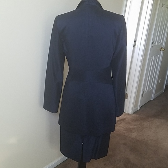 Partage' Dark Blue Suit - Picture 3 of 7